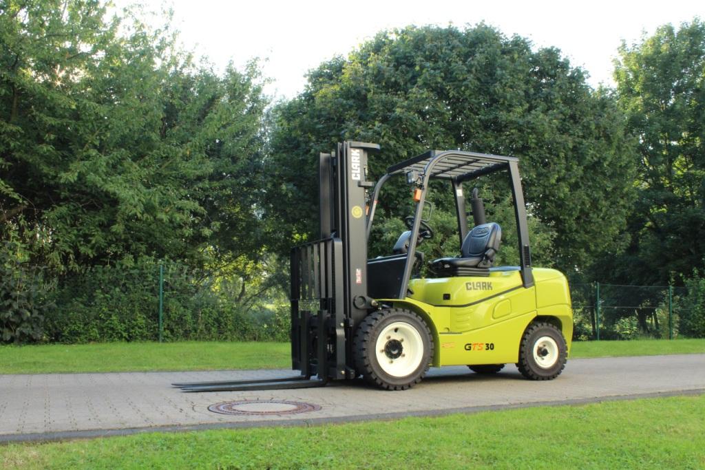 Clark S25/30/35 foto 3