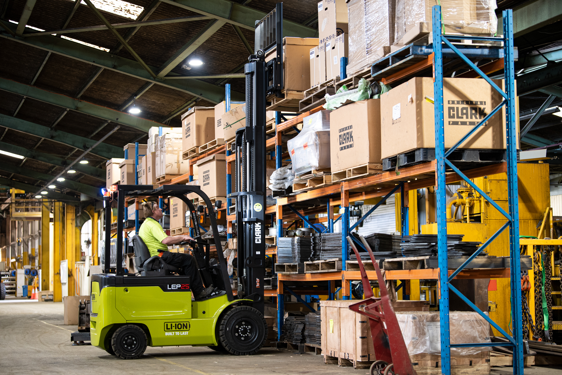 Galpão industrial do ProGoiás em Formosa com estrutura metálica elevada