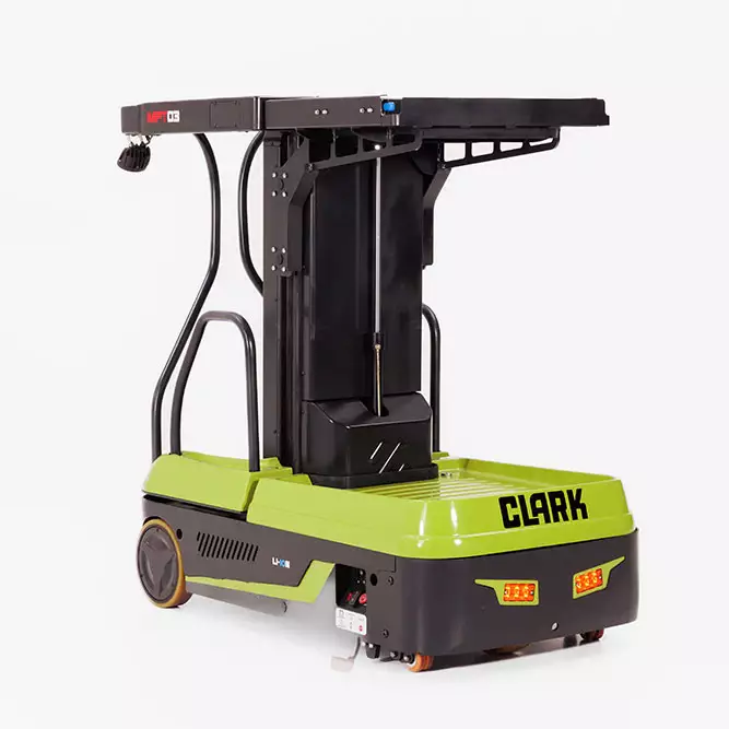 Empilhadeira Clark Pantográfica NPX 15-22 — 1.350 a 2.000 kg 24/36V