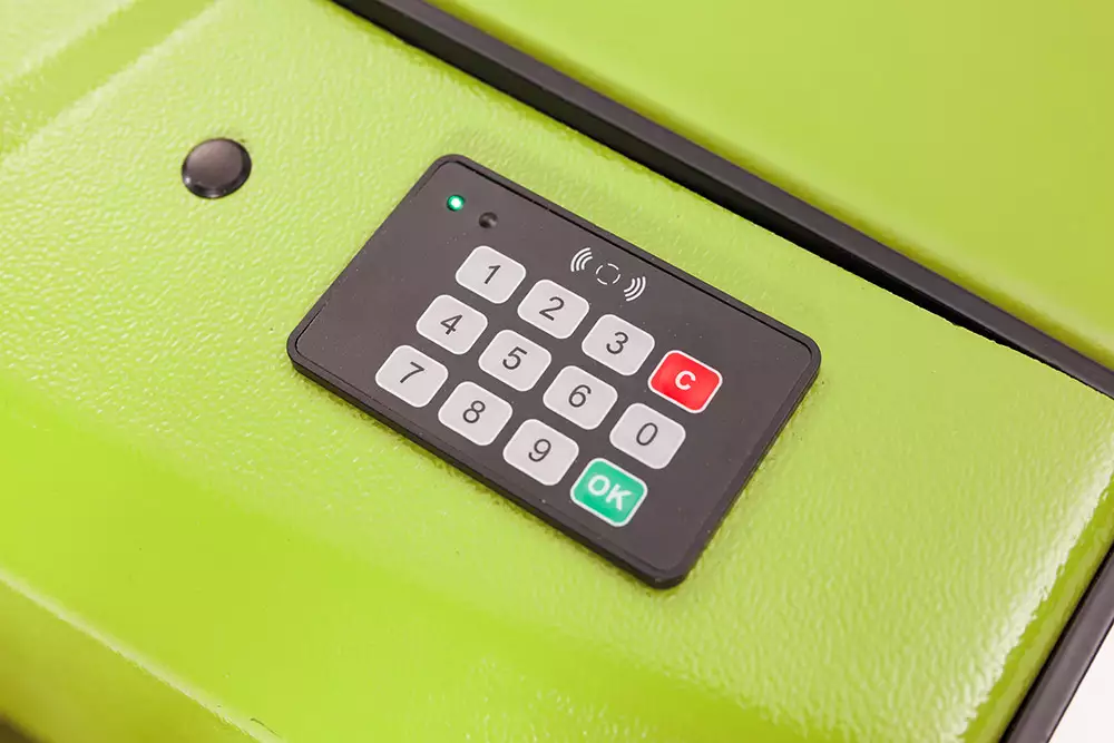 Clark LWio15 — controles ergonomicos e display de operacao