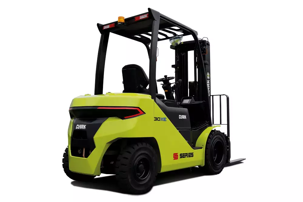 Clark S-Series em operacao em armazem — GLP cushion